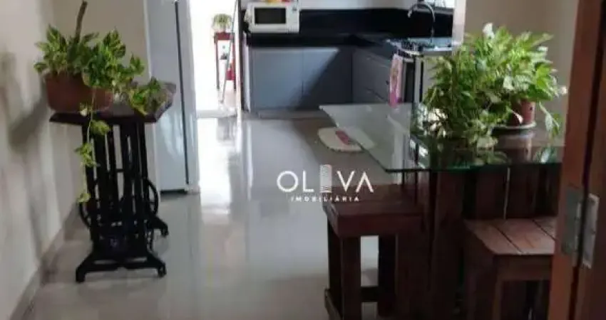 Casa para venda em Vila Elmaz de 111.00m² com 2 Quartos e 3 Garagens