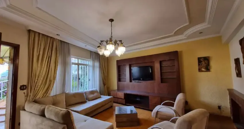 Casa para venda em Chácara Inglesa de 191.00m² com 3 Quartos, 1 Suite e 2 Garagens
