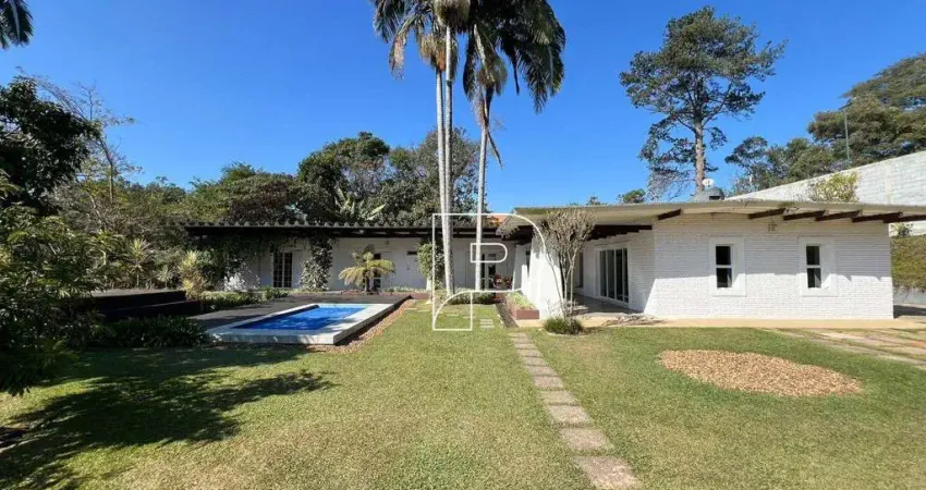 Casa de Condomínio para venda em Granja Viana de 405.00m² com 3 Quartos, 2 Suites e 6 Garagens