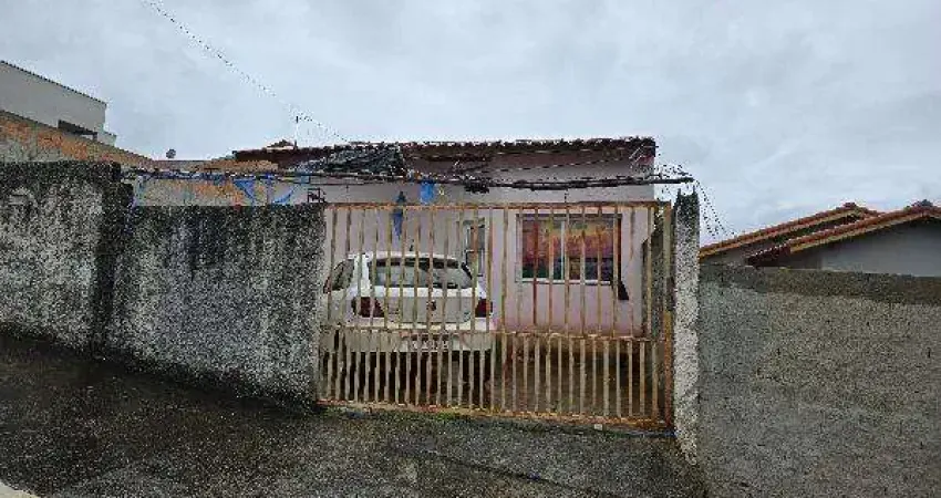 Casa para venda em Capela do Alto de 160.00m² com 1 Quarto e 1 Garagem