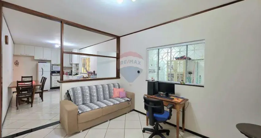 Casa para venda em Jardim Itamaraty de 194.03m² com 3 Quartos, 1 Suite e 2 Garagens