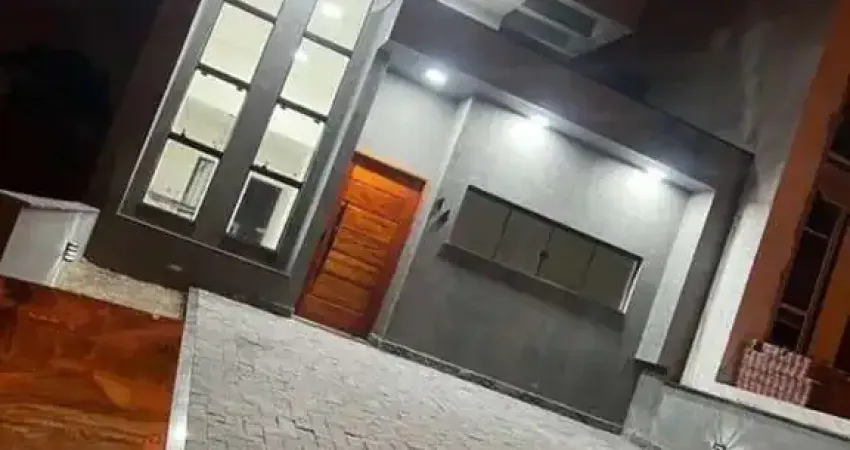 Casa para venda em Lago Azul de 108.00m² com 3 Quartos, 1 Suite e 2 Garagens