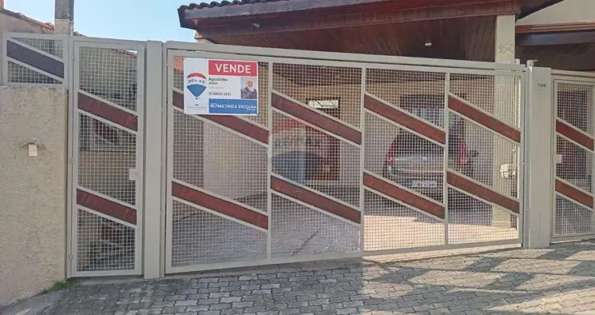 Casa para venda em Jardim Dos Estados de 249.00m² com 4 Quartos, 4 Suites e 3 Garagens