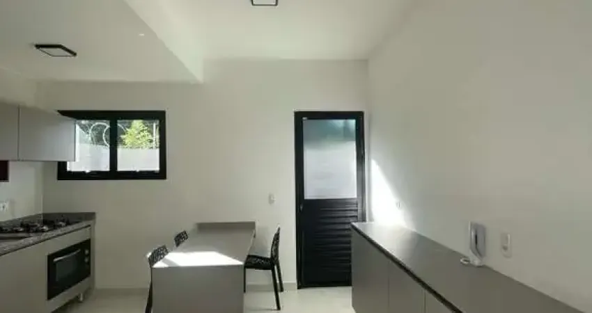 Casa para alugar em Granja Viana Ii de 80.00m² com 2 Quartos, 2 Suites e 1 Garagem