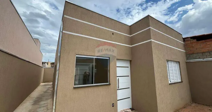 Casa para venda em Jardim Ângelo Jurca de 73.00m² com 2 Quartos, 1 Suite e 2 Garagens