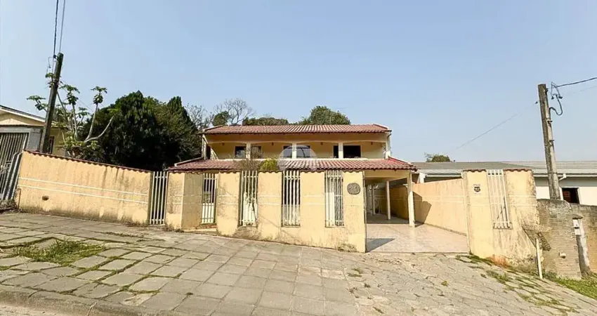 Sobrado para venda em Centro de 250.00m² com 4 Quartos e 2 Garagens