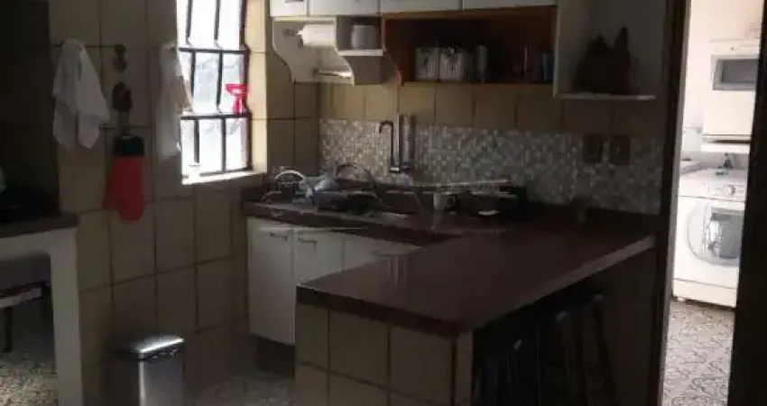 Casa para venda em Parque Santa Marta de 195.00m² com 3 Quartos, 1 Suite e 2 Garagens