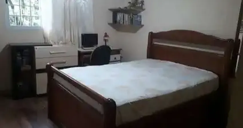 Casa para venda em Taboão de 202.00m² com 3 Quartos, 1 Suite e 2 Garagens