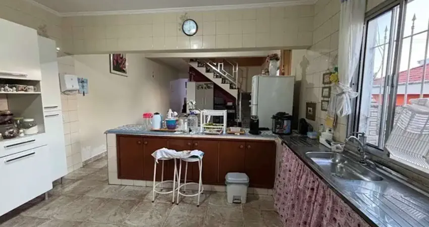 Casa para venda em Parque Guaianazes de 280.00m² com 3 Quartos e 5 Garagens