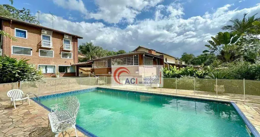 Casa de Condomínio para venda e aluguel em Parque Dom Henrique de 650.00m² com 5 Quartos, 5 Suites e 6 Garagens