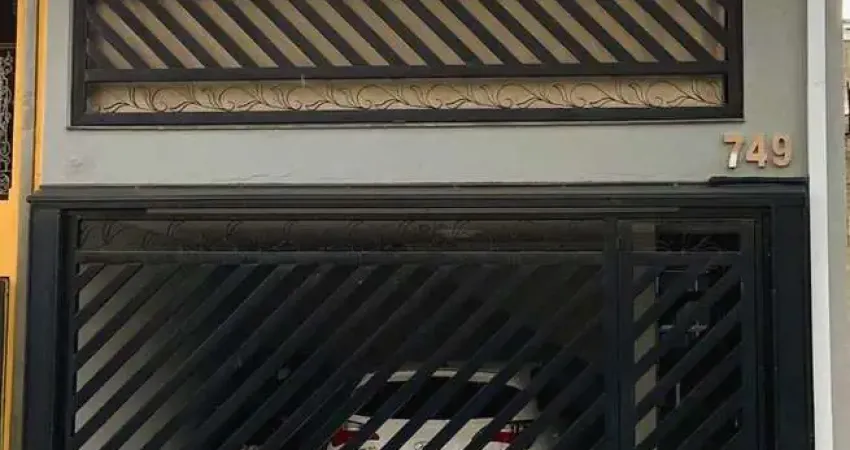 Sobrado para venda em Vila Fiori de 250.00m² com 3 Quartos, 1 Suite e 2 Garagens