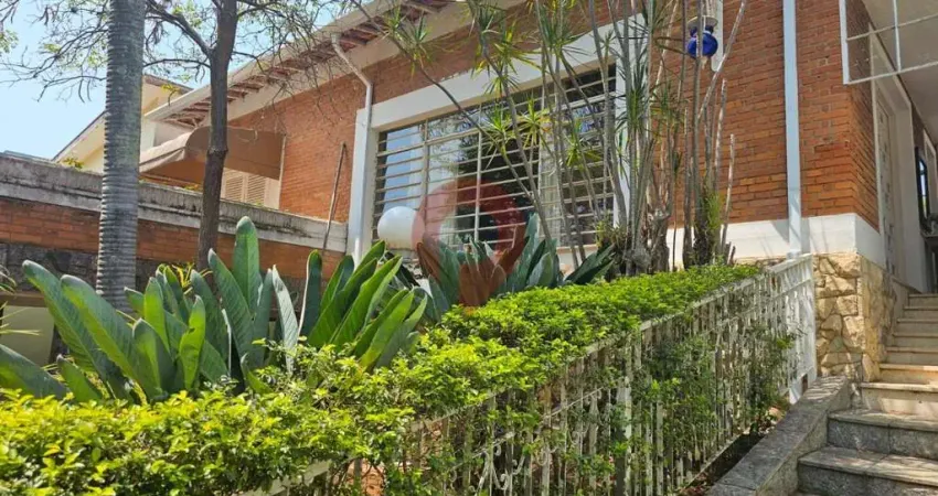 Sobrado para venda em Centro de 412.12m² com 5 Quartos e 4 Garagens