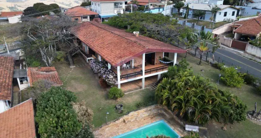 Casa para venda em Águas de Lindóia de 478.56m² com 4 Quartos, 2 Suites e 7 Garagens