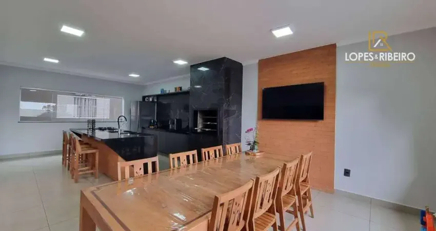 Casa para venda em Jardim Flamboyant de 150.00m² com 2 Quartos, 1 Suite e 4 Garagens