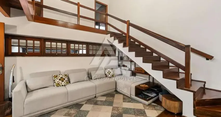 Sobrado para venda em Centro de 250.00m² com 3 Quartos, 3 Suites e 3 Garagens