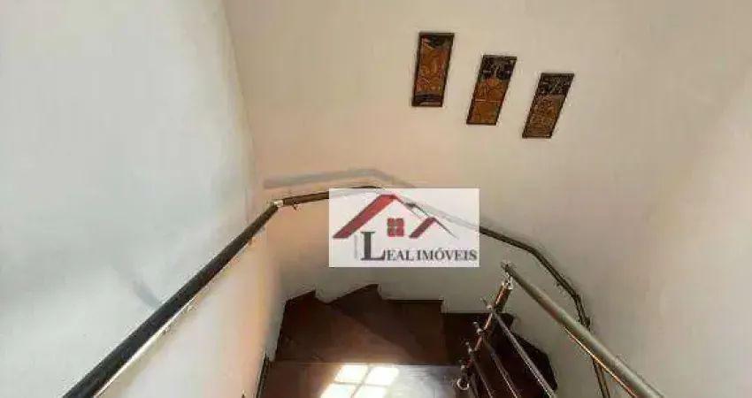 Sobrado para venda em Utinga de 264.00m² com 3 Quartos, 1 Suite e 3 Garagens