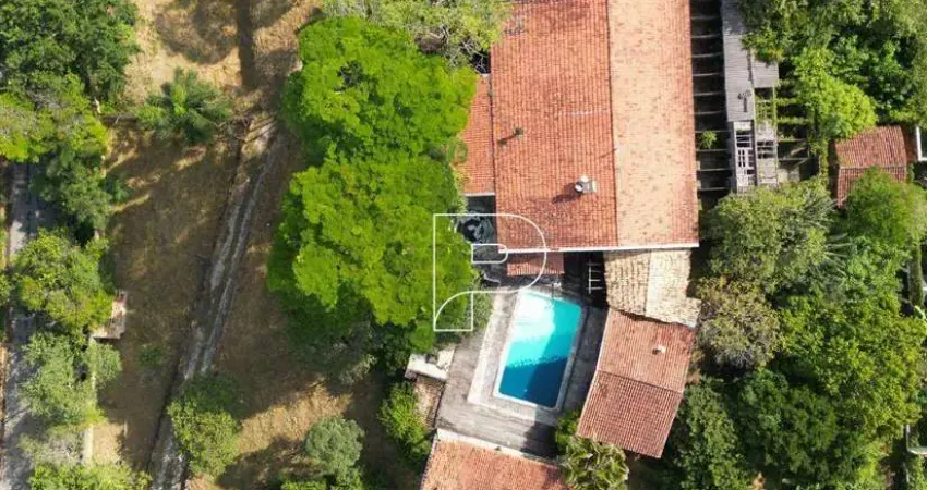 Casa de Condomínio para venda em Granja Viana de 911.00m² com 5 Quartos, 3 Suites e 8 Garagens