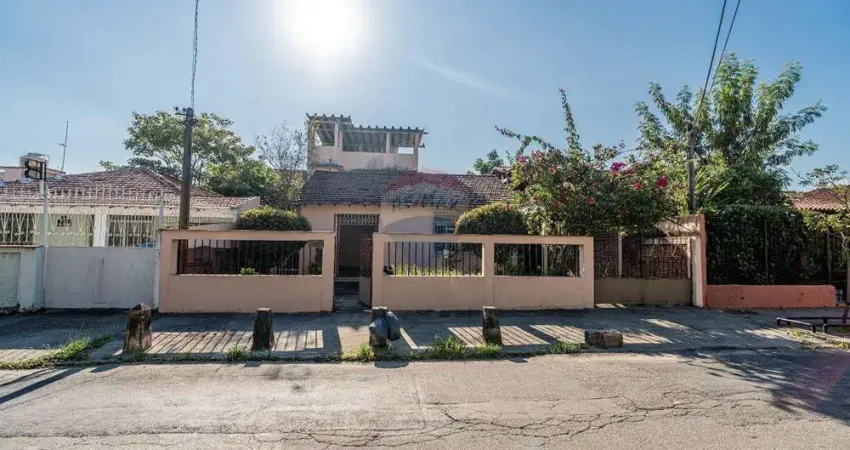 Casa para venda em Bancários de 147.00m² com 6 Quartos e 5 Garagens