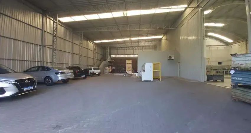 Prédio Comercial para venda e aluguel em Macuco de 1978.00m² com 10 Garagens