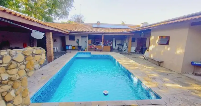 Casa para venda em Nova Piracicaba de 307.00m² com 4 Quartos, 3 Suites e 4 Garagens
