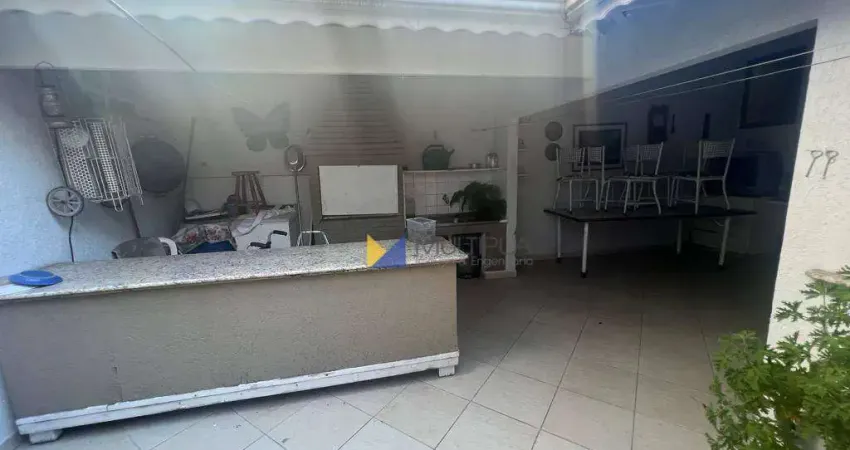 Sobrado para venda em Centro de 266.00m² com 3 Quartos, 1 Suite e 3 Garagens