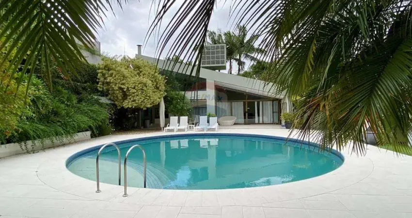 Casa de Condomínio para venda em Alphaville Residencial Um de 640.00m² com 3 Quartos, 3 Suites e 2 Garagens