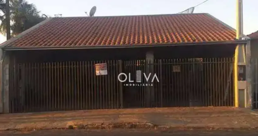 Casa para venda em centro de 250.00m² com 3 quartos e 4 garagens
