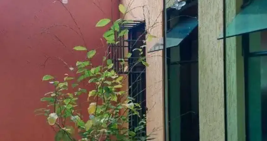 Sobrado para venda em centro de 216.00m² com 3 quartos, 1 suite e 4 garagens