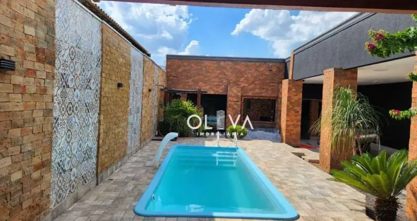 Casa para venda em centro de 170.00m² com 3 quartos, 1 suite e 4 garagens