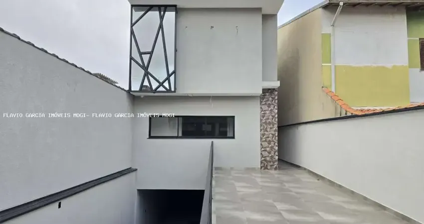 Sobrado para venda em jardim universo de 73.00m² com 2 quartos, 2 suites e 2 garagens