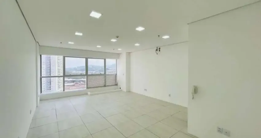 Sala comercial para alugar na Avenida Prefeito Carlos Ferreira Lopes, Vila Mogilar, Mogi das Cruzes