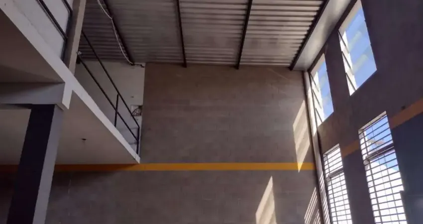 Galpão / depósito / armazém para alugar em verde de 355.00m² com 3 garagens