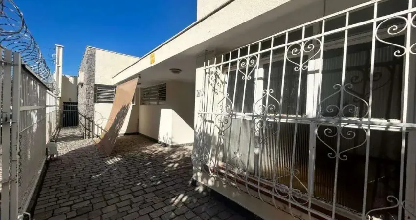 Casa para alugar em centro de 208.50m² com 3 quartos, 1 suite e 2 garagens