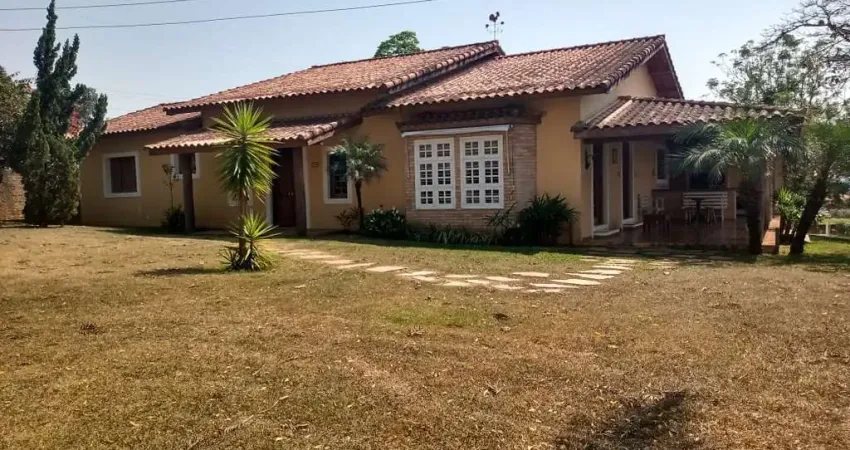 Fazenda / sítio para venda em centro de 99999.00m² com 3 quartos, 2 suites e 6 garagens