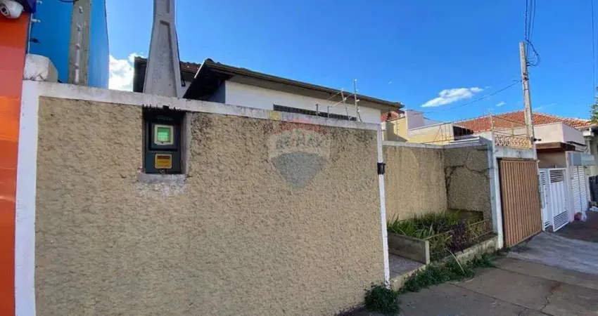 Casa para venda em centro de 231.60m² com 6 quartos, 2 suites e 2 garagens