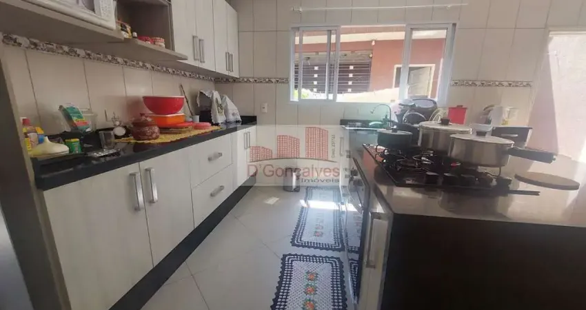 Sobrado para venda em campanário de 180.00m² com 3 quartos, 1 suite e 1 garagem