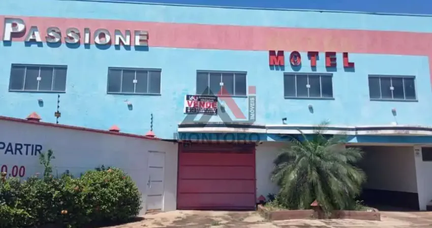 Casa comercial à venda na Avenida Engenheiro Camilo Dinucci, Jardim Arco-Íris, Araraquara