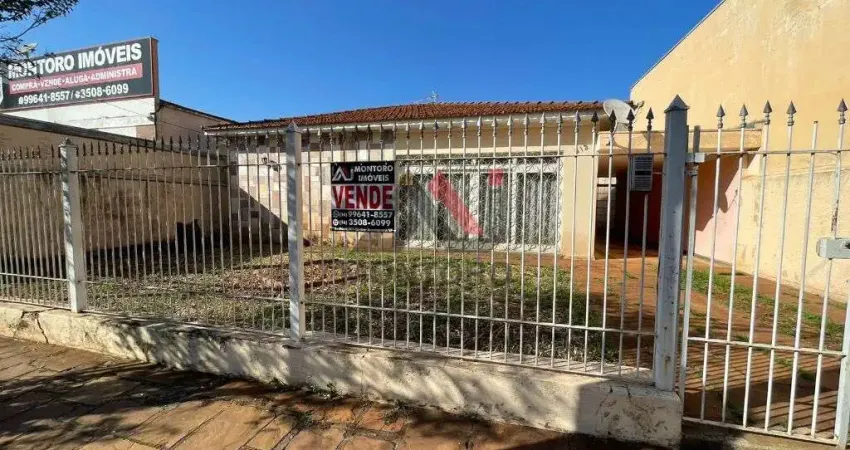 Casa para venda em centro de 199.00m² com 3 quartos e 2 garagens
