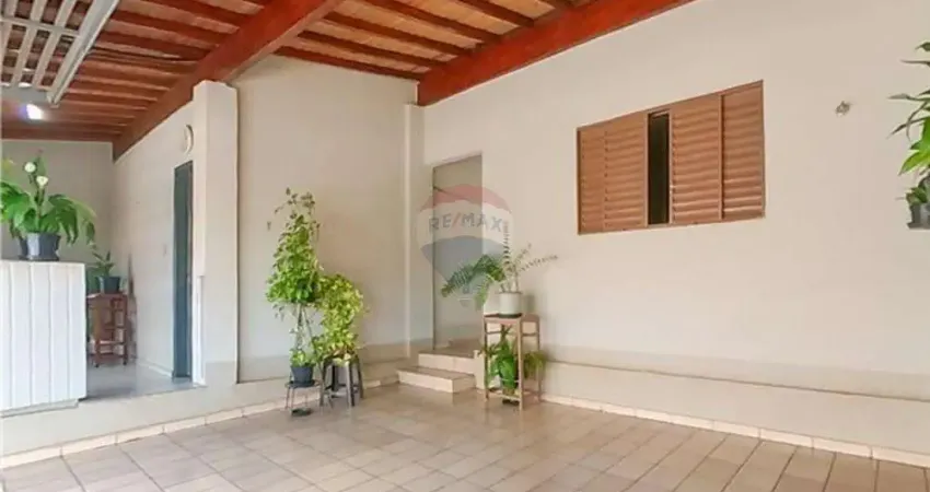 Casa para venda em parque industrial de 205.36m² com 3 quartos e 2 garagens