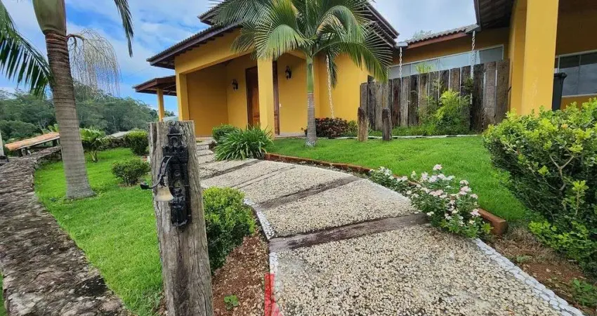 Casa de condomínio para venda em centro de 752.00m² com 4 quartos, 2 suites e 3 garagens