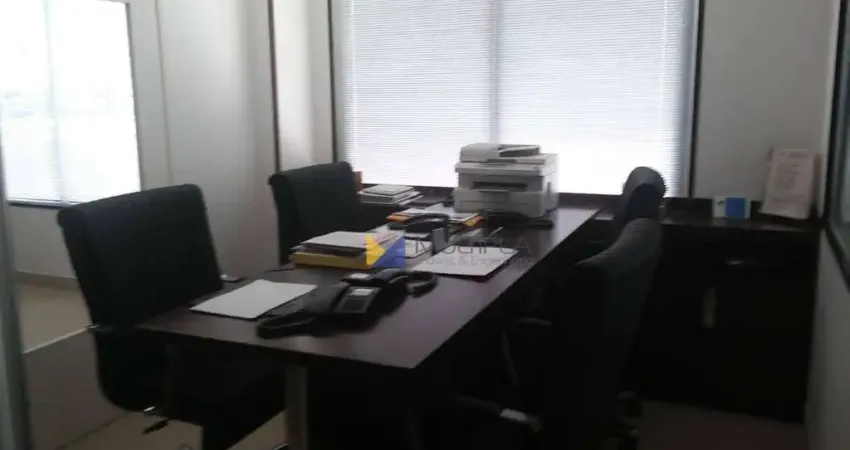 Sala comercial para venda em centro de 66.00m² com 2 garagens