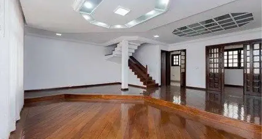 Sobrado para venda em mercês de 380.00m² com 6 quartos, 2 suites e 4 garagens