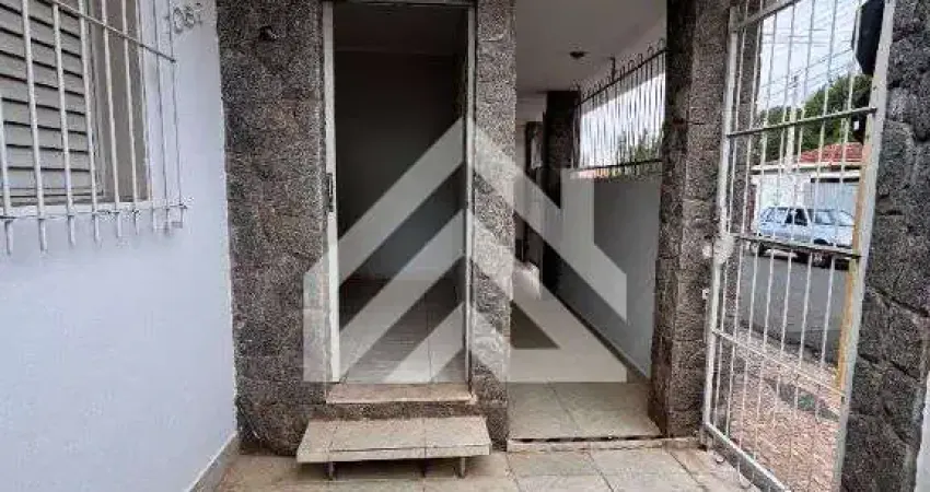 Casa para alugar em centro de 220.00m² com 2 quartos, 1 suite e 1 garagem