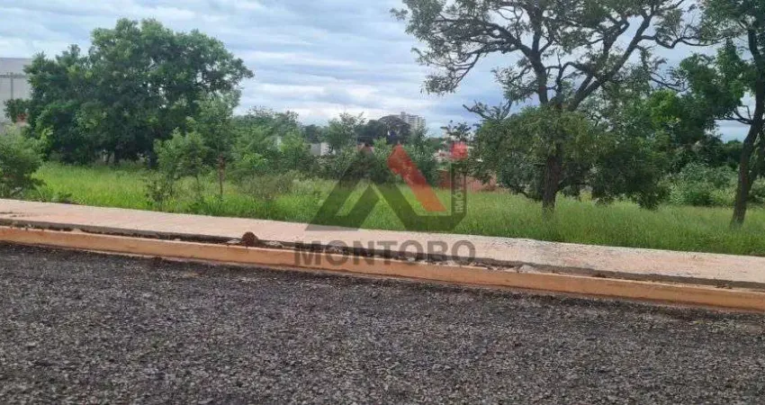 Terreno à venda na Avenida Sílvio Cruz, Cidade Jardim, Araraquara