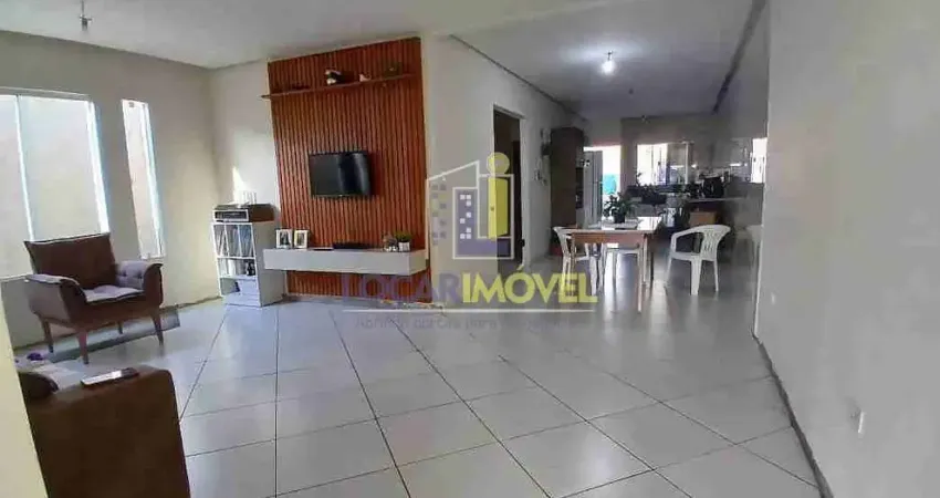 Casa para venda em centro de 90.00m² com 3 quartos, 1 suite e 2 garagens