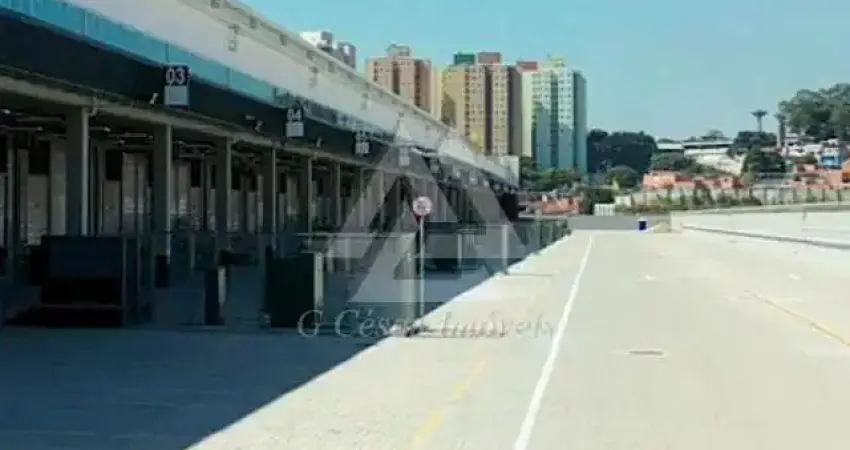 Galpão / depósito / armazém para alugar em água espraiada de 1478.00m²