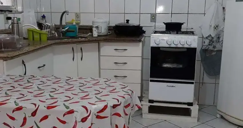 Sobrado para venda em centro de 190.00m² com 4 quartos, 1 suite e 2 garagens