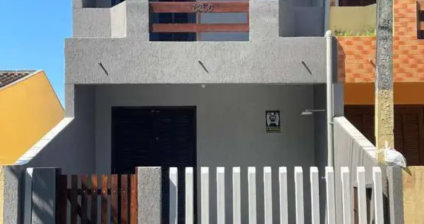 Sobrado para venda em matinhos de 82.00m² com 2 quartos e 1 garagem