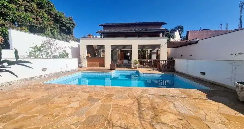 Casa para venda em centro de 450.00m² com 3 quartos, 1 suite e 5 garagens