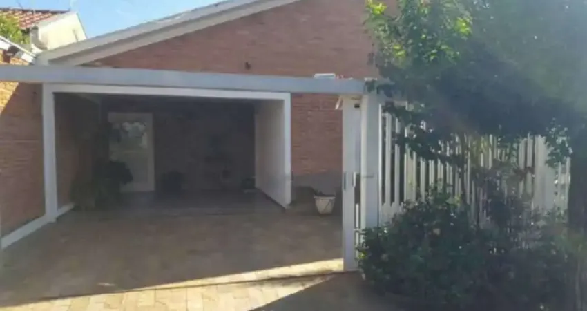 Casa para venda em centro de 210.00m² com 3 quartos, 1 suite e 2 garagens